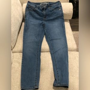 Universal Thread blue jeans